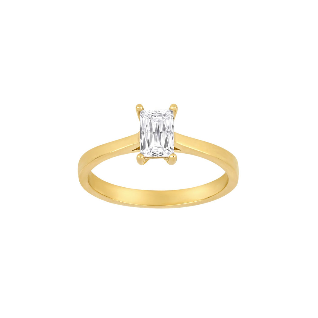 8ct. gold ring w/cz