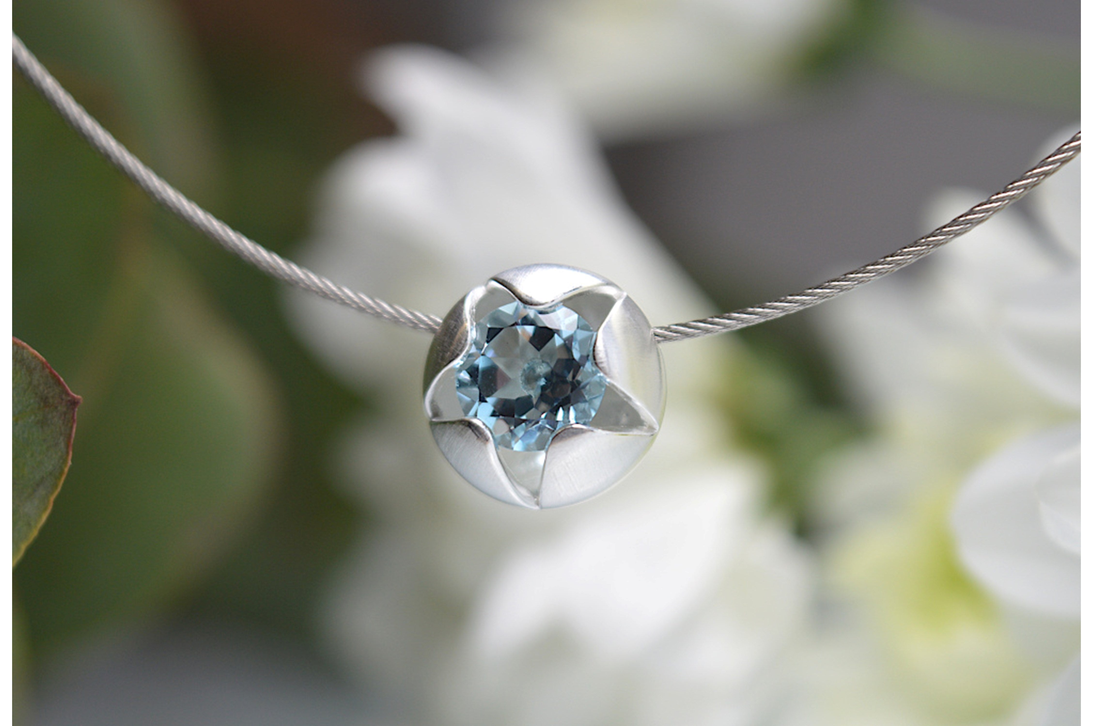 925/- pendant incl. steel wire satin, blue topaz