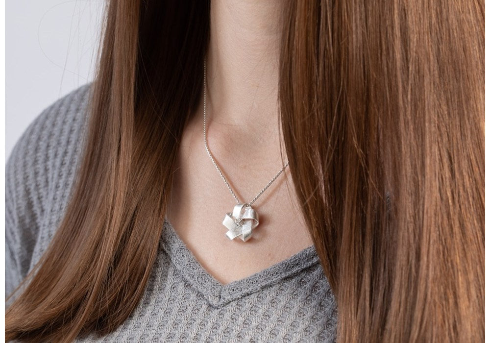 925/- Vedhæng mat, brillant 0,03ct W-SI