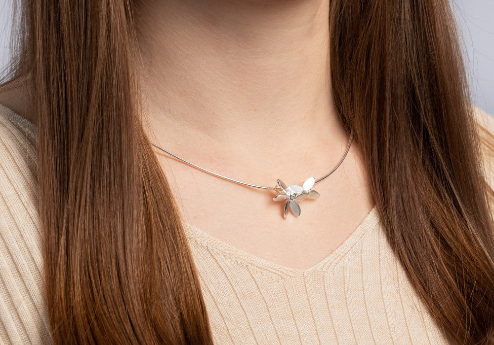 925/- Vedhæng mat, blå topas 0,10ct