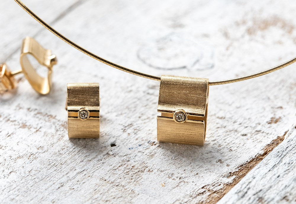 750/- Vedhæng mat/børstet, br. 0,02ct W-SI