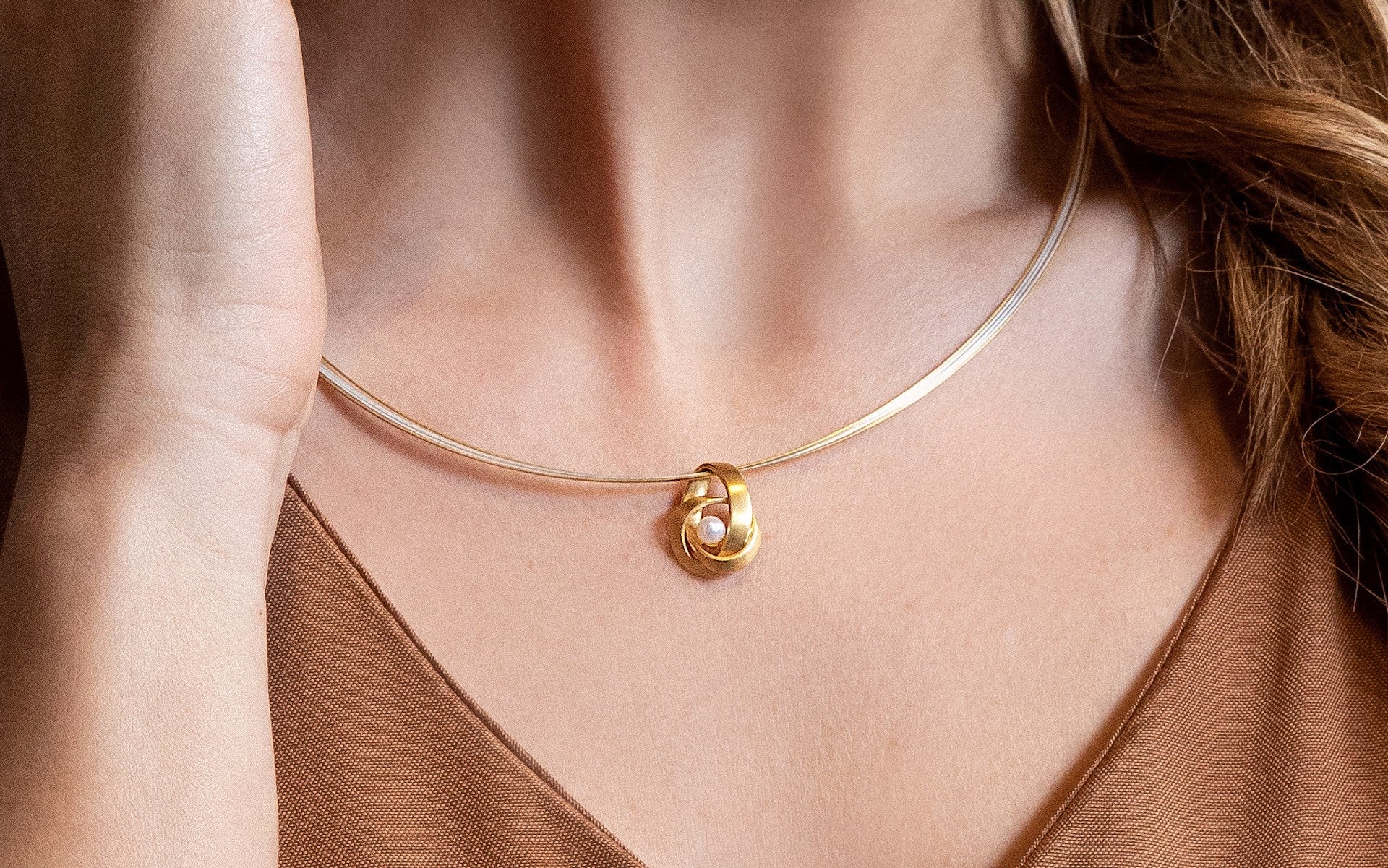 925/- pendant, gp satin, pearl 1,20ct