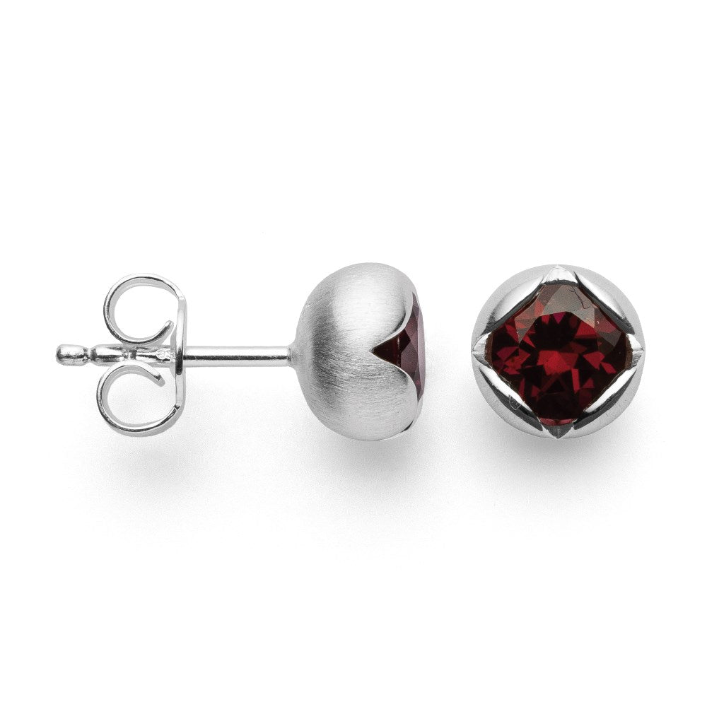 925/- Ørestikker mat, Granat 1,66ct