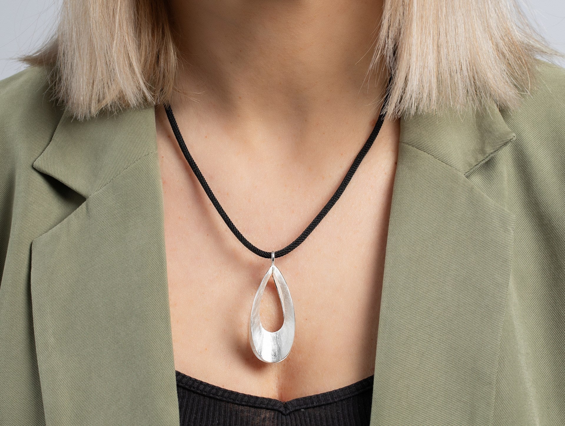 925/- pendant scratch/pol.