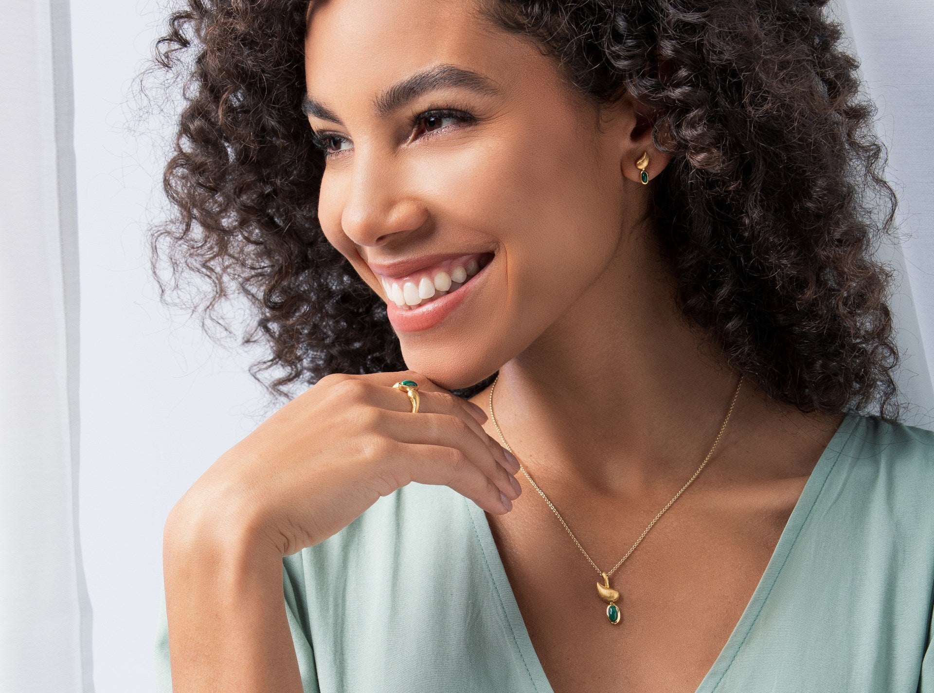 925/- pendant, gp scratch/pol., malachite 0,92ct