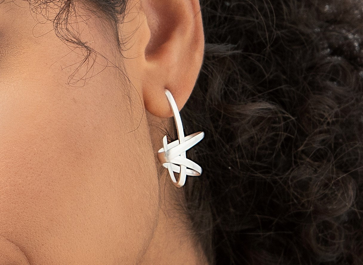 925/- earstud satin