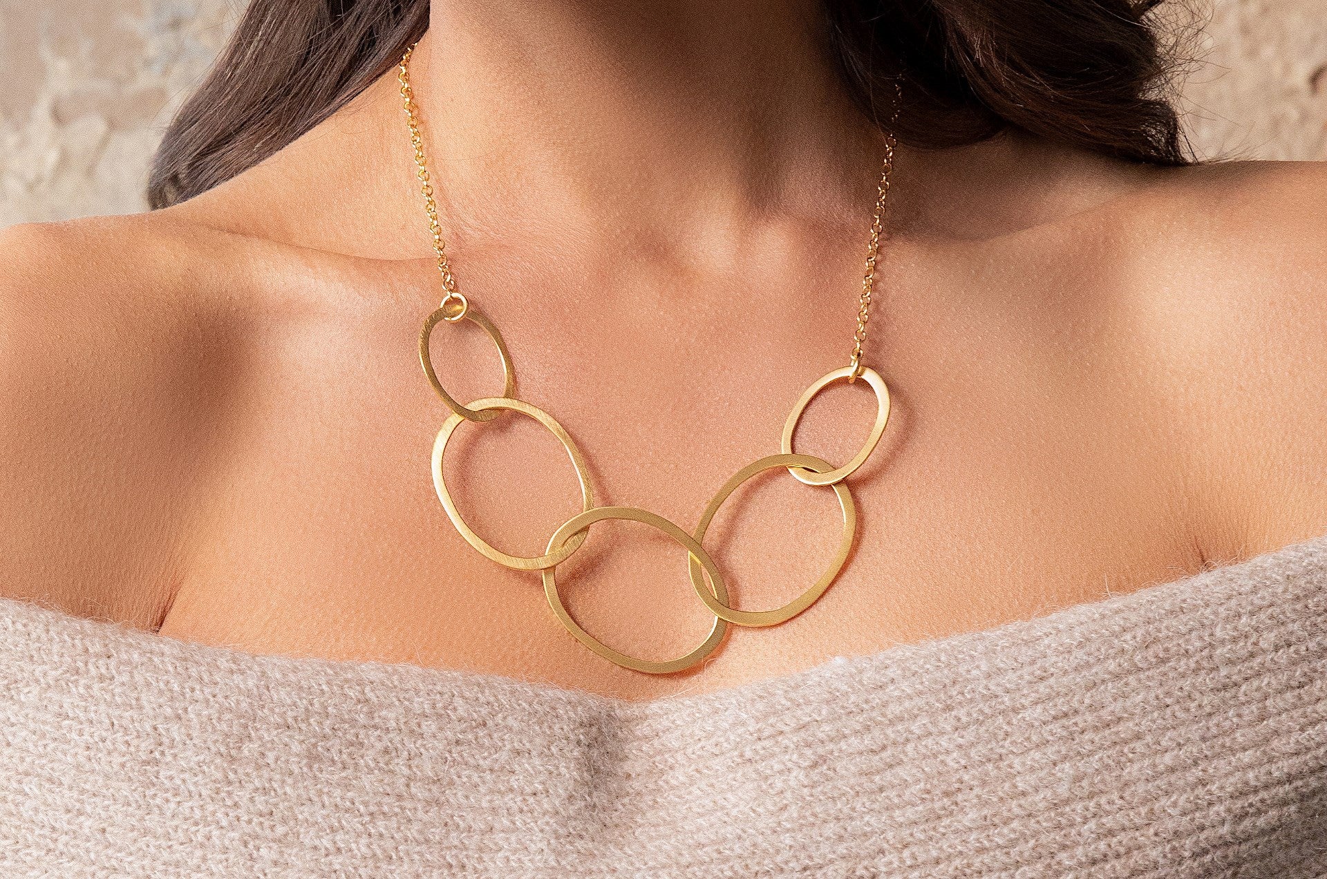 925/- necklace, gp satin/pol., round anchor 20,86+1,18