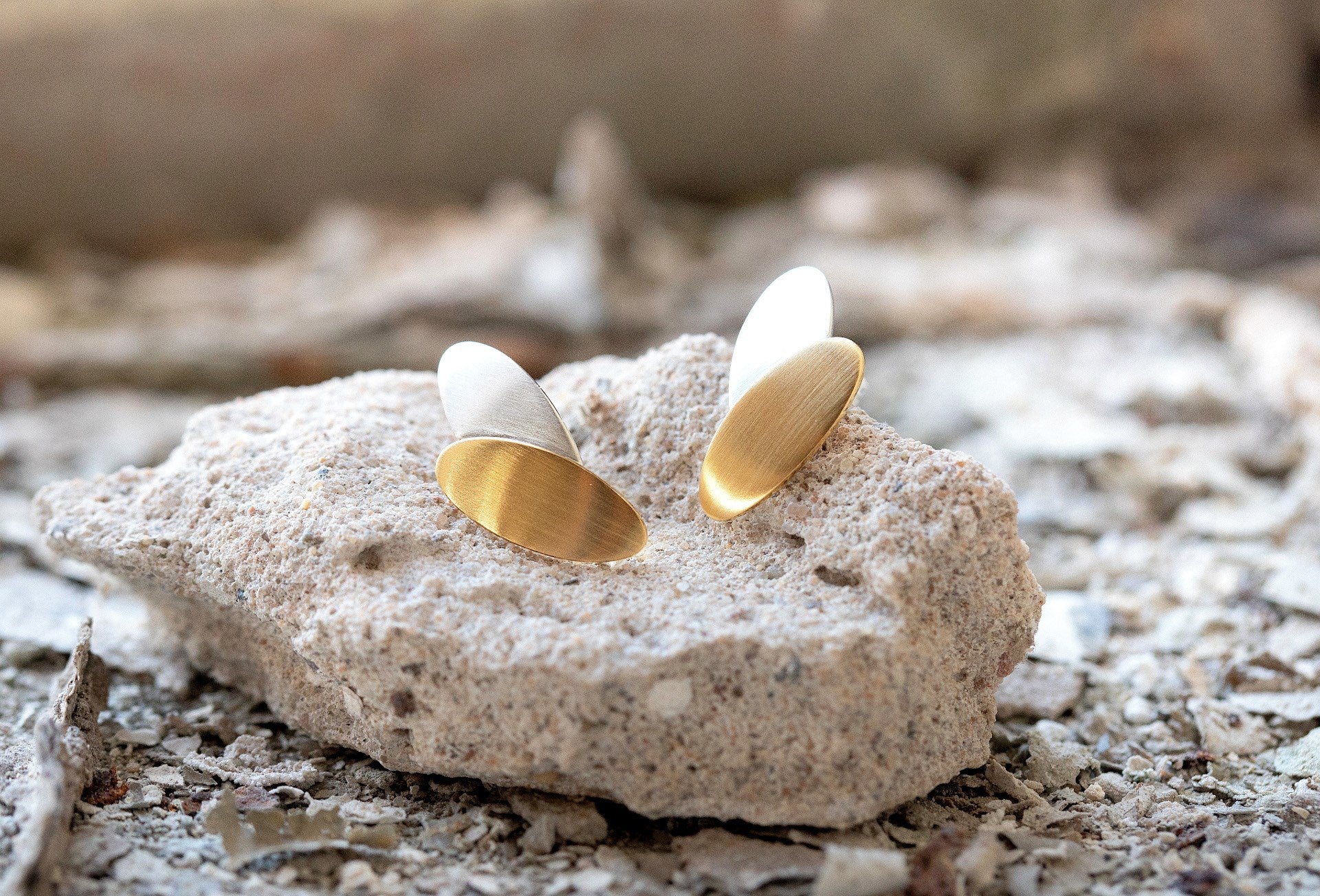 925/- Ear studs, partially matte