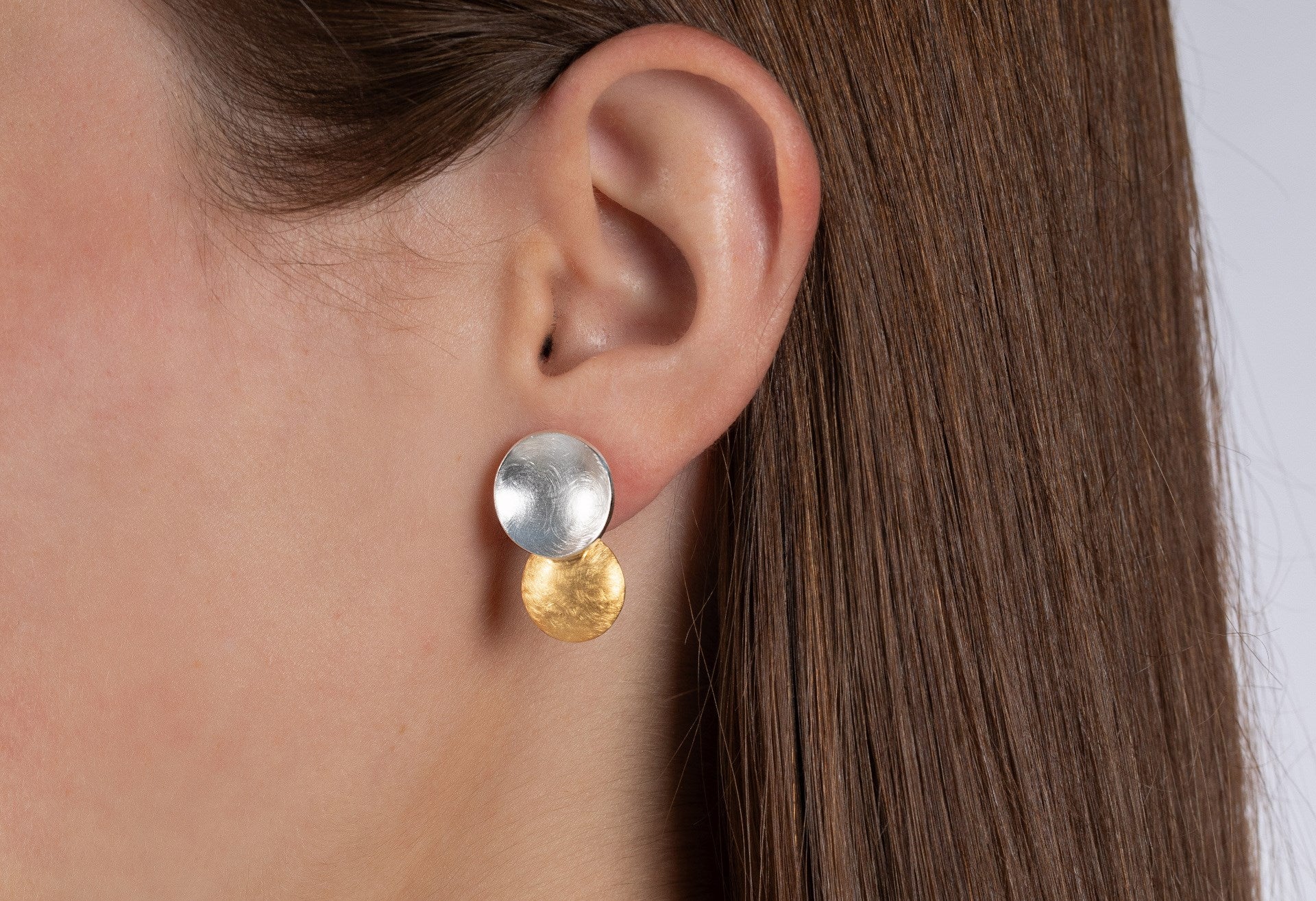 925/- Earrings, partially fg brushed