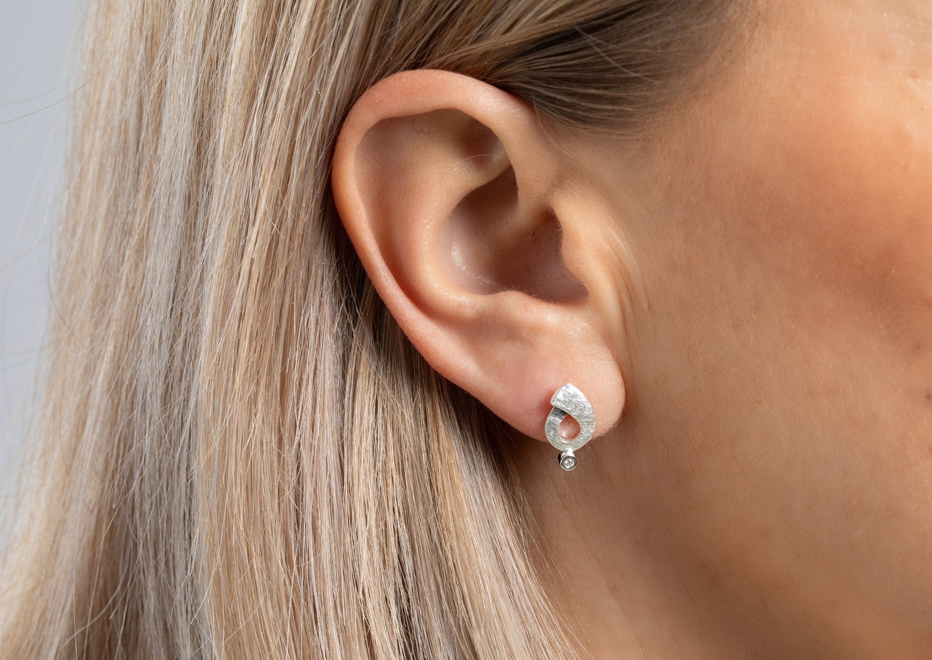 925/- Earrings brushed, br 0.02ct W-SI