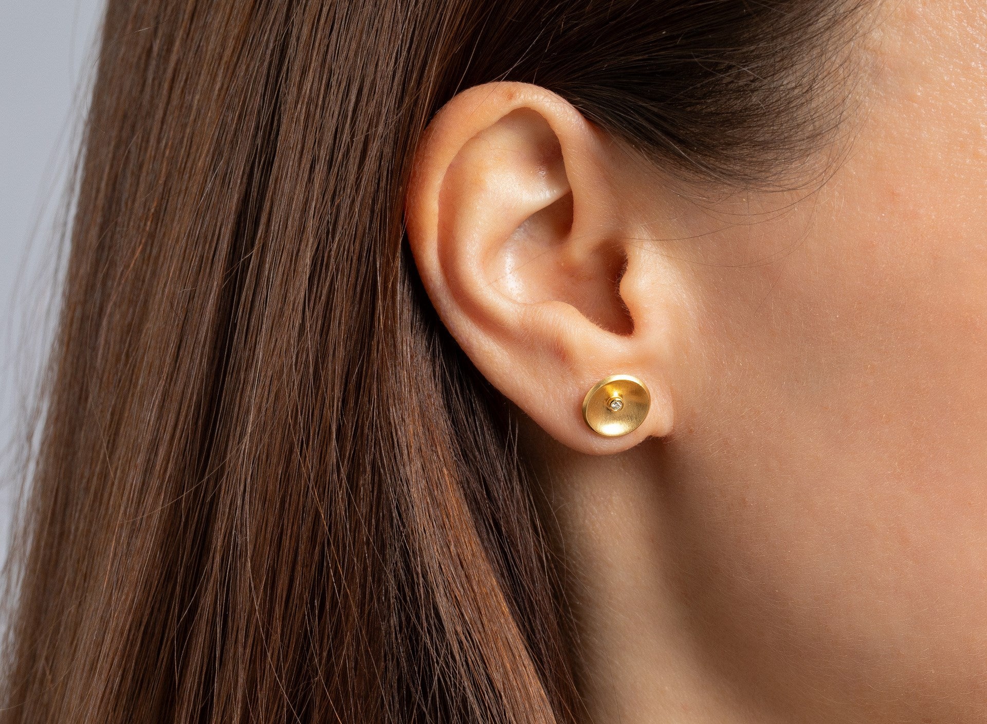 925/- earstud, gp satin, dia. 0,02ct W-SI