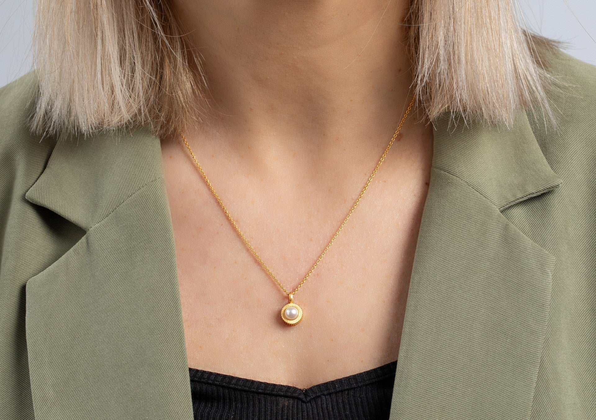 925/- pendant incl. round anchor, gp matt, pearl 1,41ct