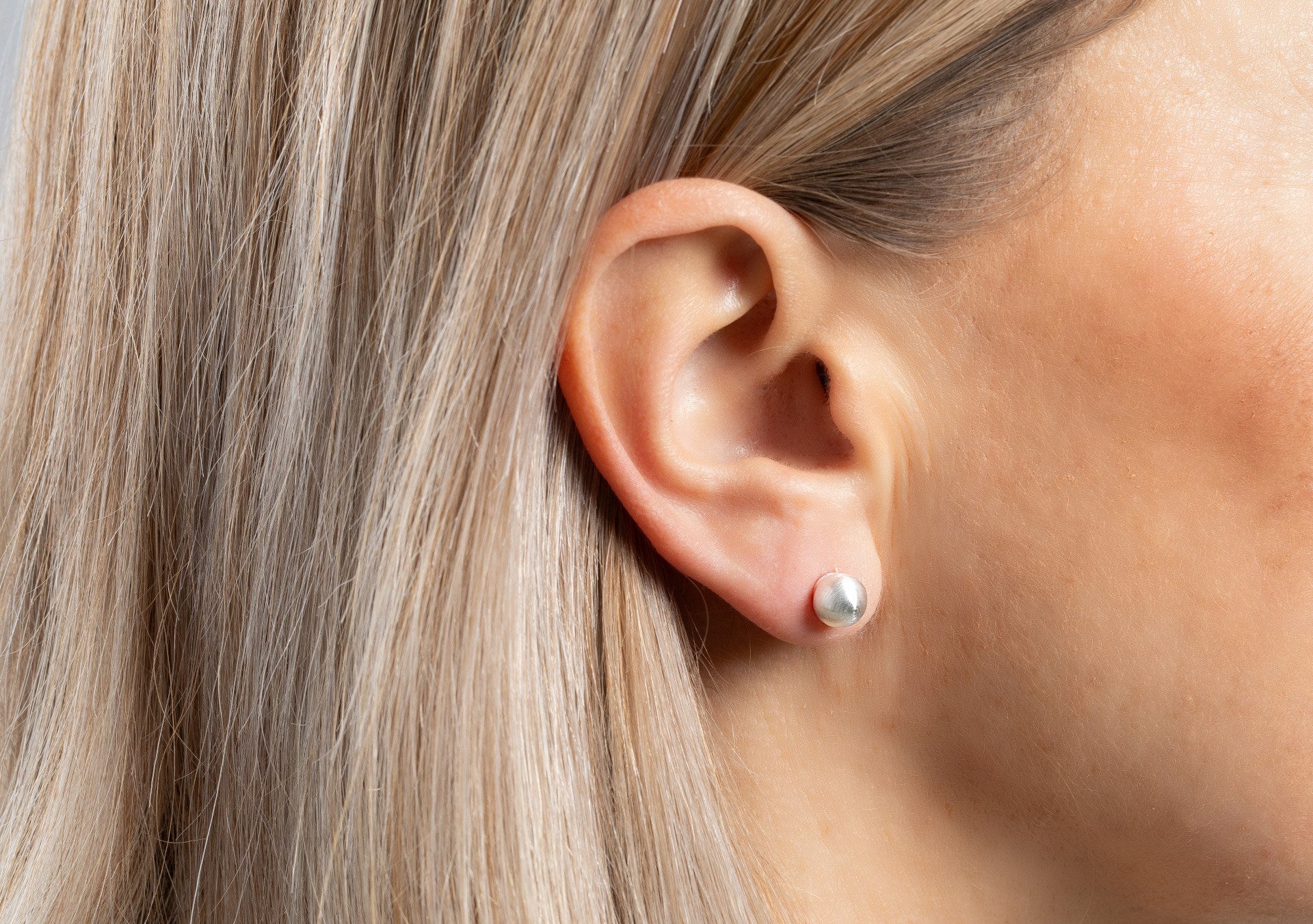 925/- Earrings "large ball" matt