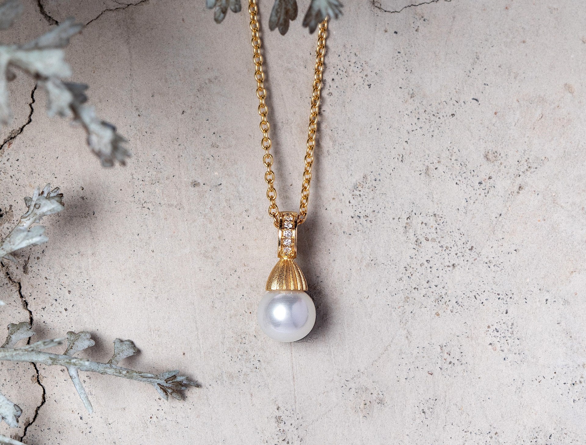 750/- pendant s.blast,dia. 0,013ct W-SI, pearl