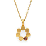 925/- pendant, gp satin/pol., garnet 0,15ct