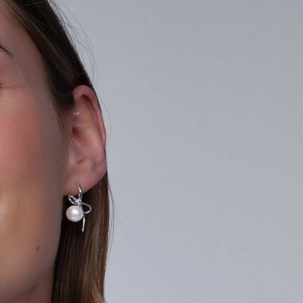 Silver ear studs BOW52