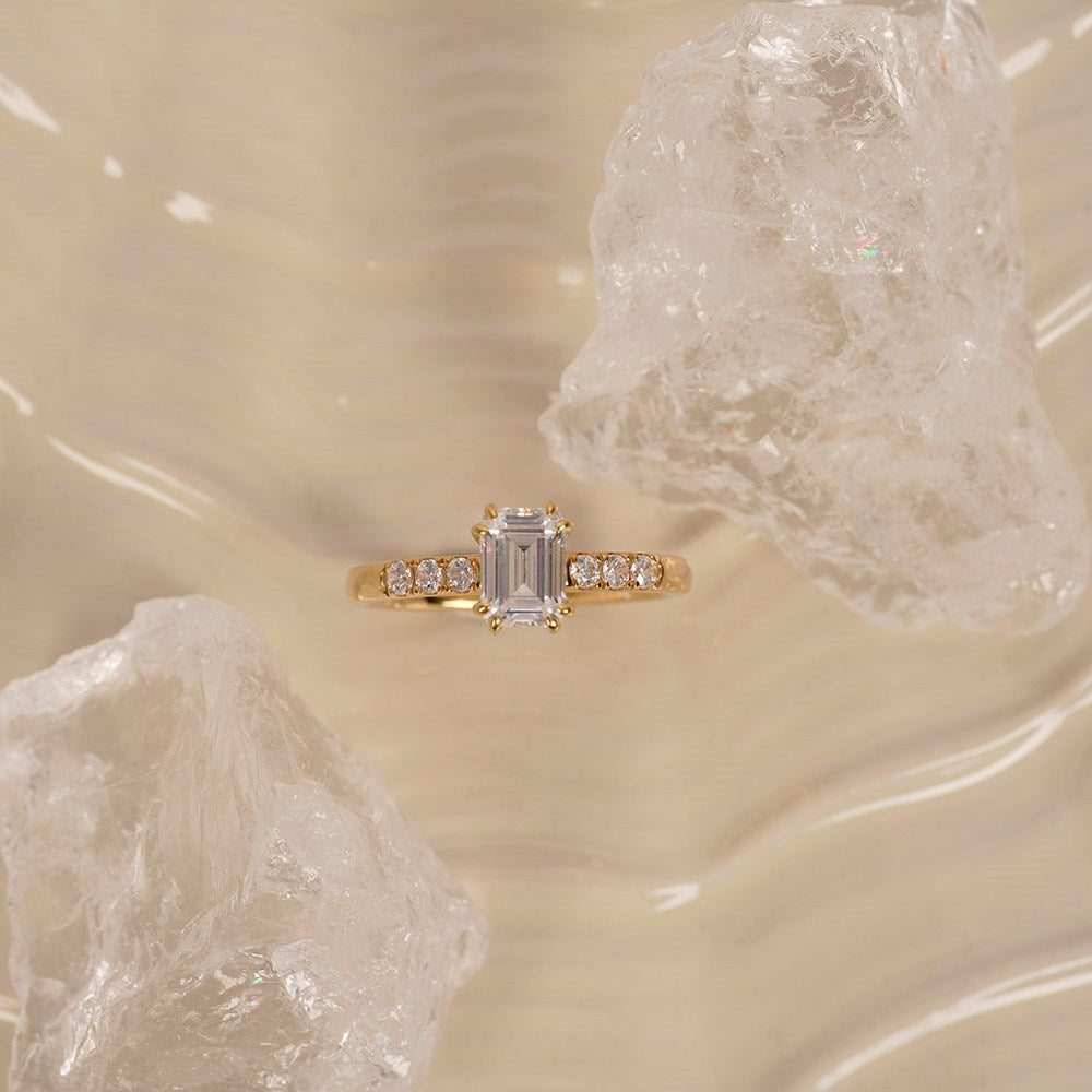 LUXURY Modern square 14ct. gold ring w. lab grown diamond 1,2ct TW/VS2