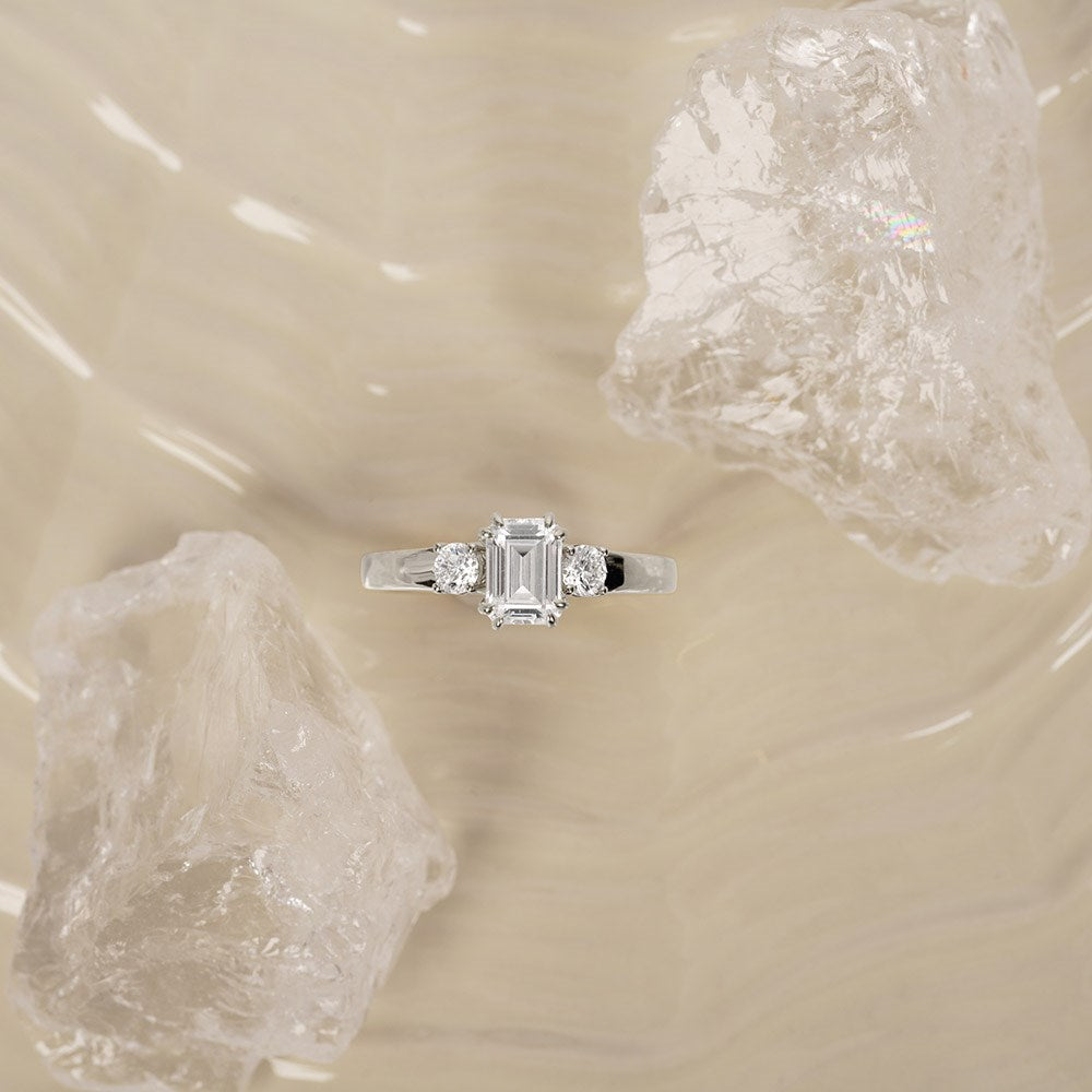 LUXURY Modern square 14ct. gold ring w. lab grown diamond 1,33ct TW/VS2
