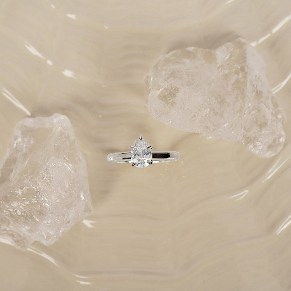 LUXURY Modern Tropfen 14kt. Goldring m. Lab Grown Diamant 1,0ct TW/VS2 - 50 / Rotgold