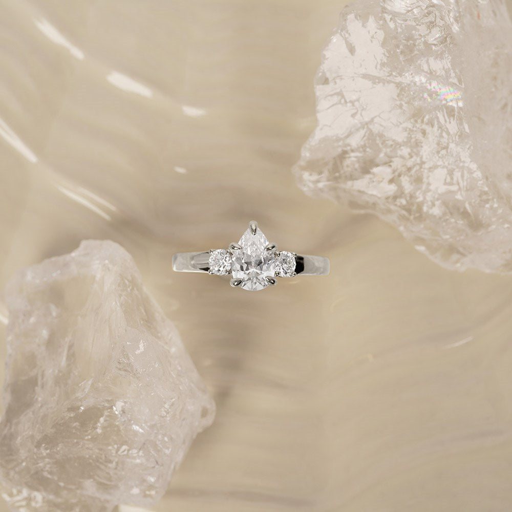 LUXURY Modern Tropfen 14kt. Goldring m. Lab Grown Diamant 1,33ct TW/VS2 - 50 / Rotgold