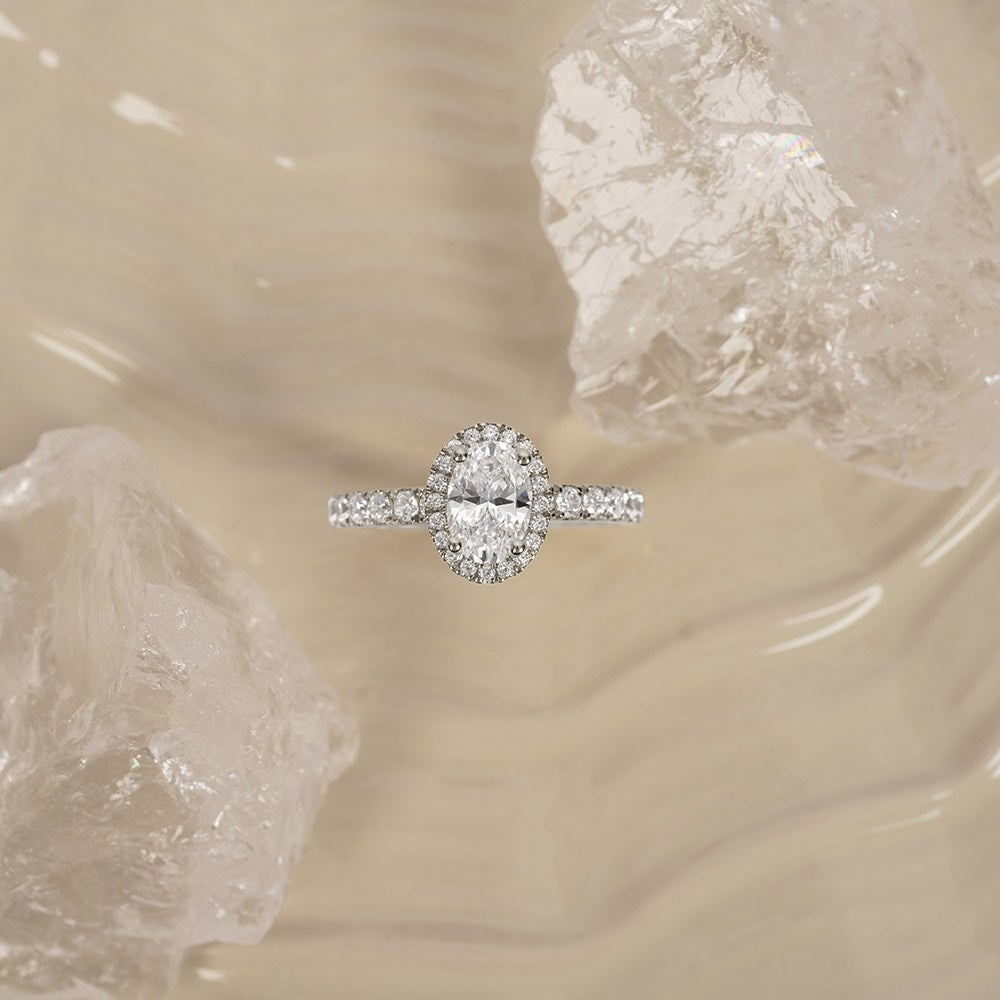 LUXURY Halo oval 14kt. Goldring m. Lab Grown Diamant 1,52 ct, TW/VS2 - 50 / Rotgold