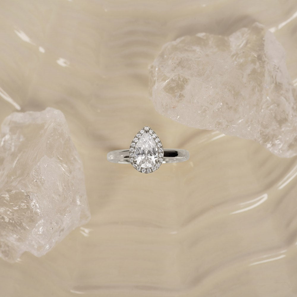 LUXURY Halo Tropfen 14kt. Goldring m. Lab Grown Diamant 1,12ct TW/VS2