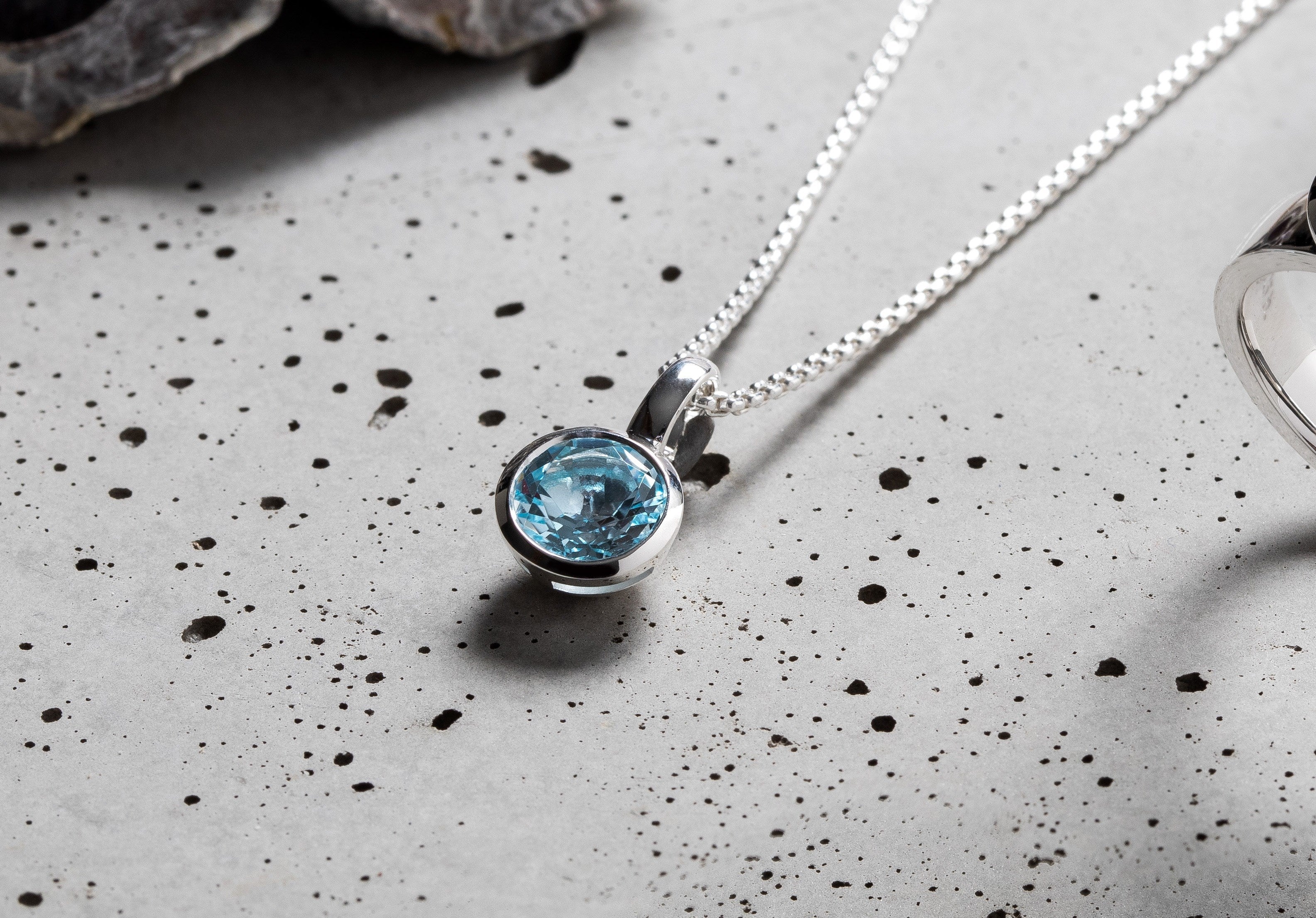 925/- Vedhæng blank, blå topas 1,70ct
