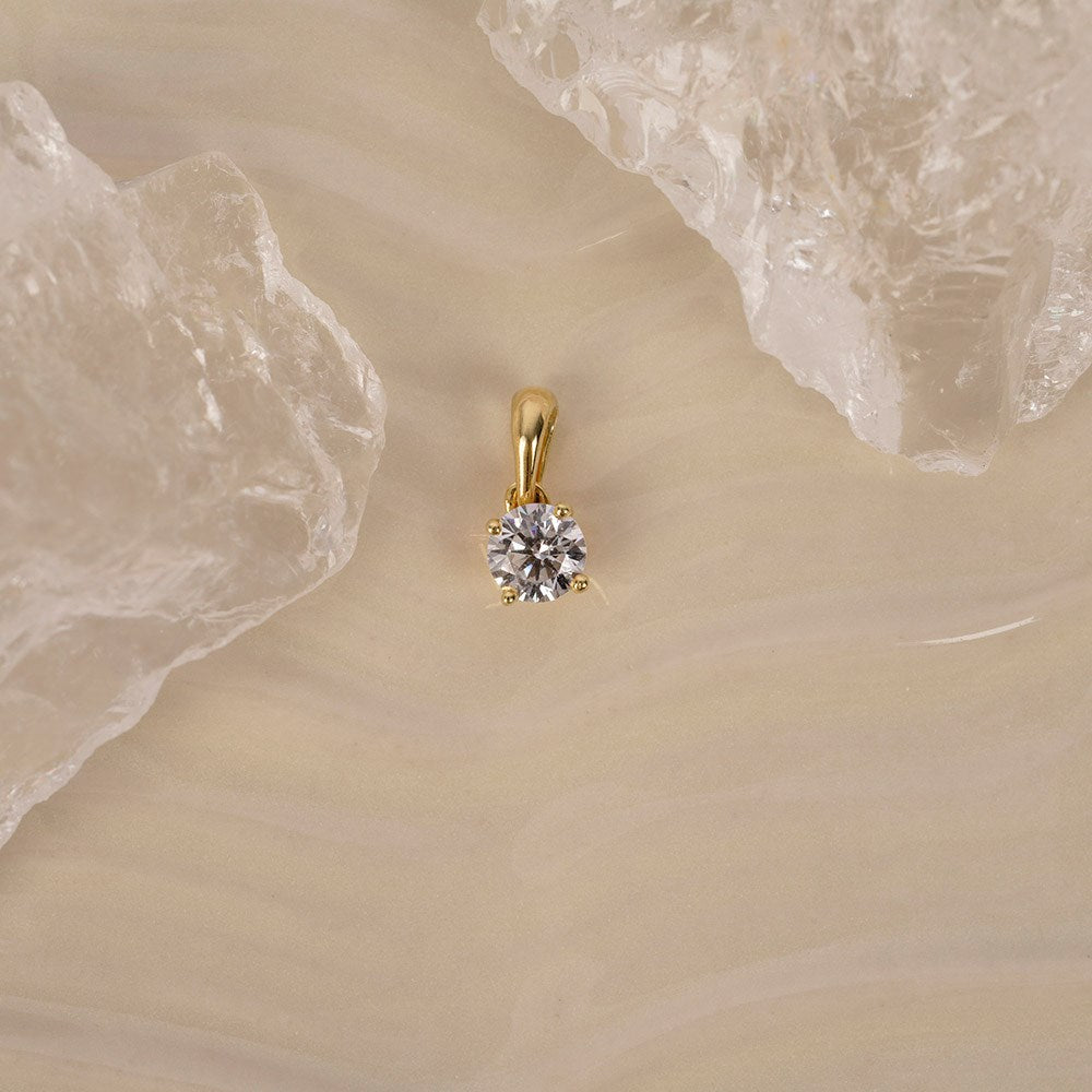 LUXURY 14kt. guldvedhæng m. lab grown diamant 0,25ct TW/VS2