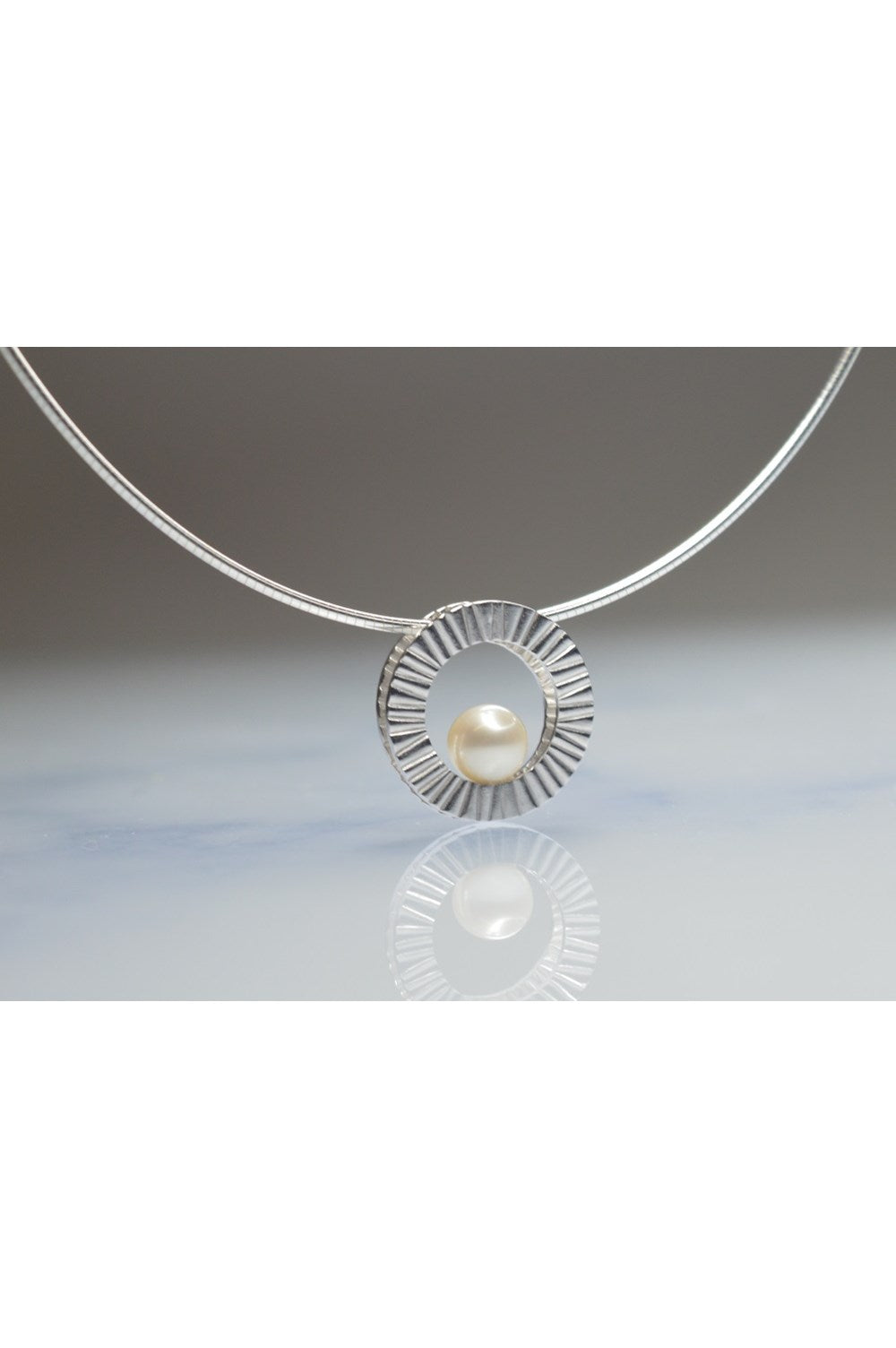 925/- Vedhæng, rho. hvid kulturperle