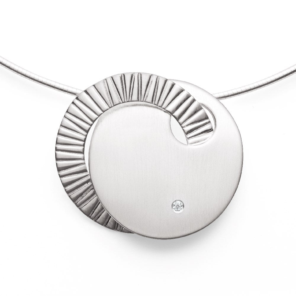 925/- Vedhæng mat, dia. 0,03CT W-SI3