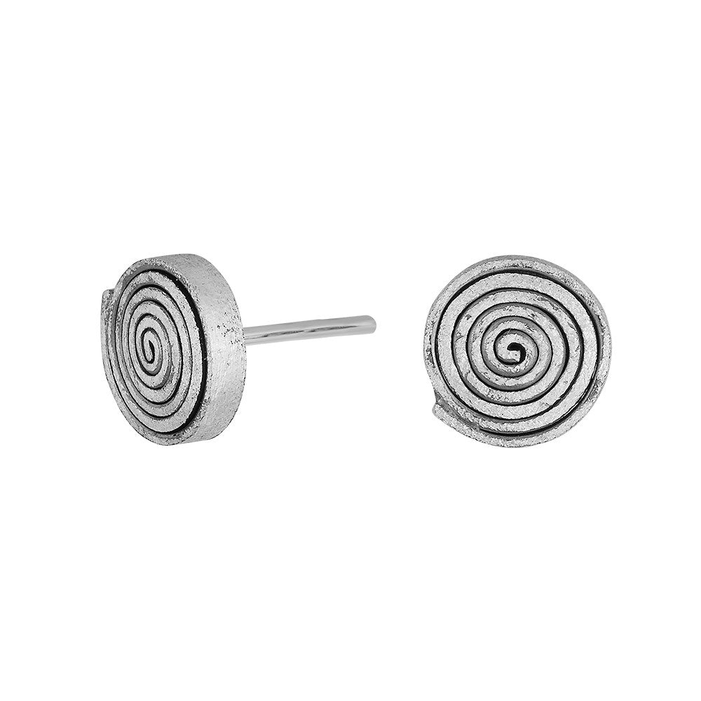 Silver earring with oxidizing