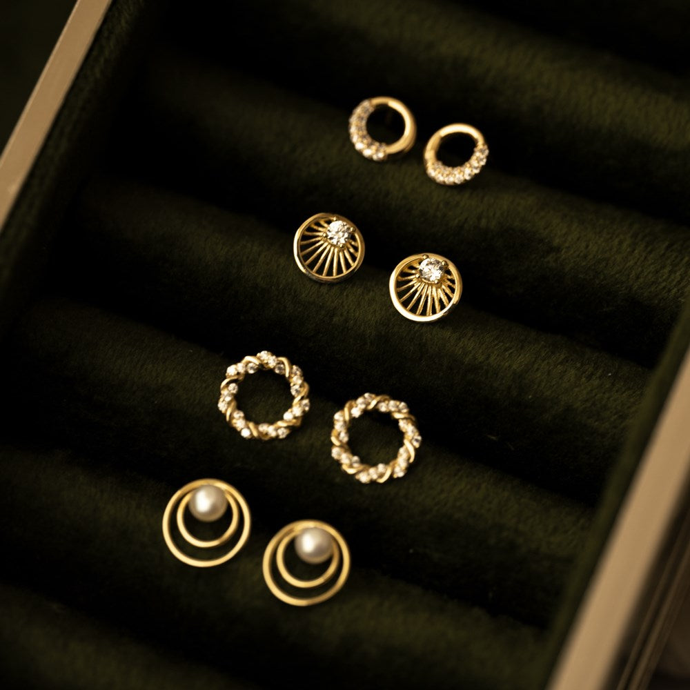 8kt. guldørestikker m. cz