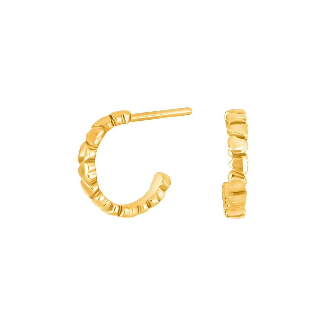 Silberne Creolen mit Herzen