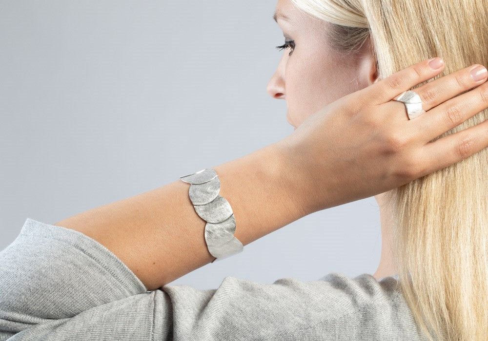 925/- bangle scratch