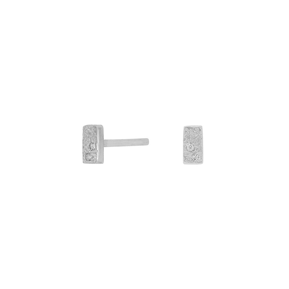 Silver ear studs GWENNOR 4mm