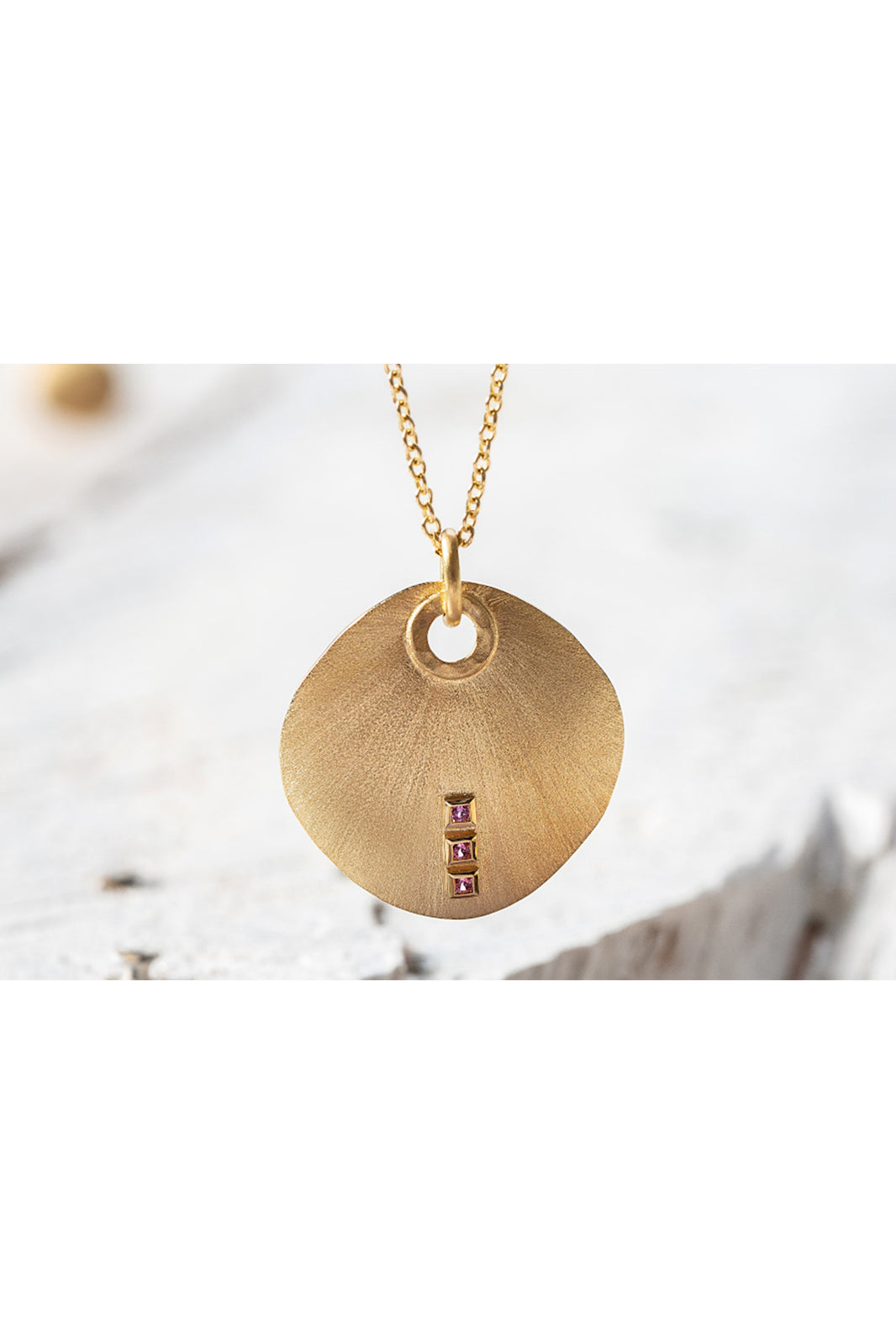 750/- Anhänger matt./Gebüstet, Rhodolith 0,03ct