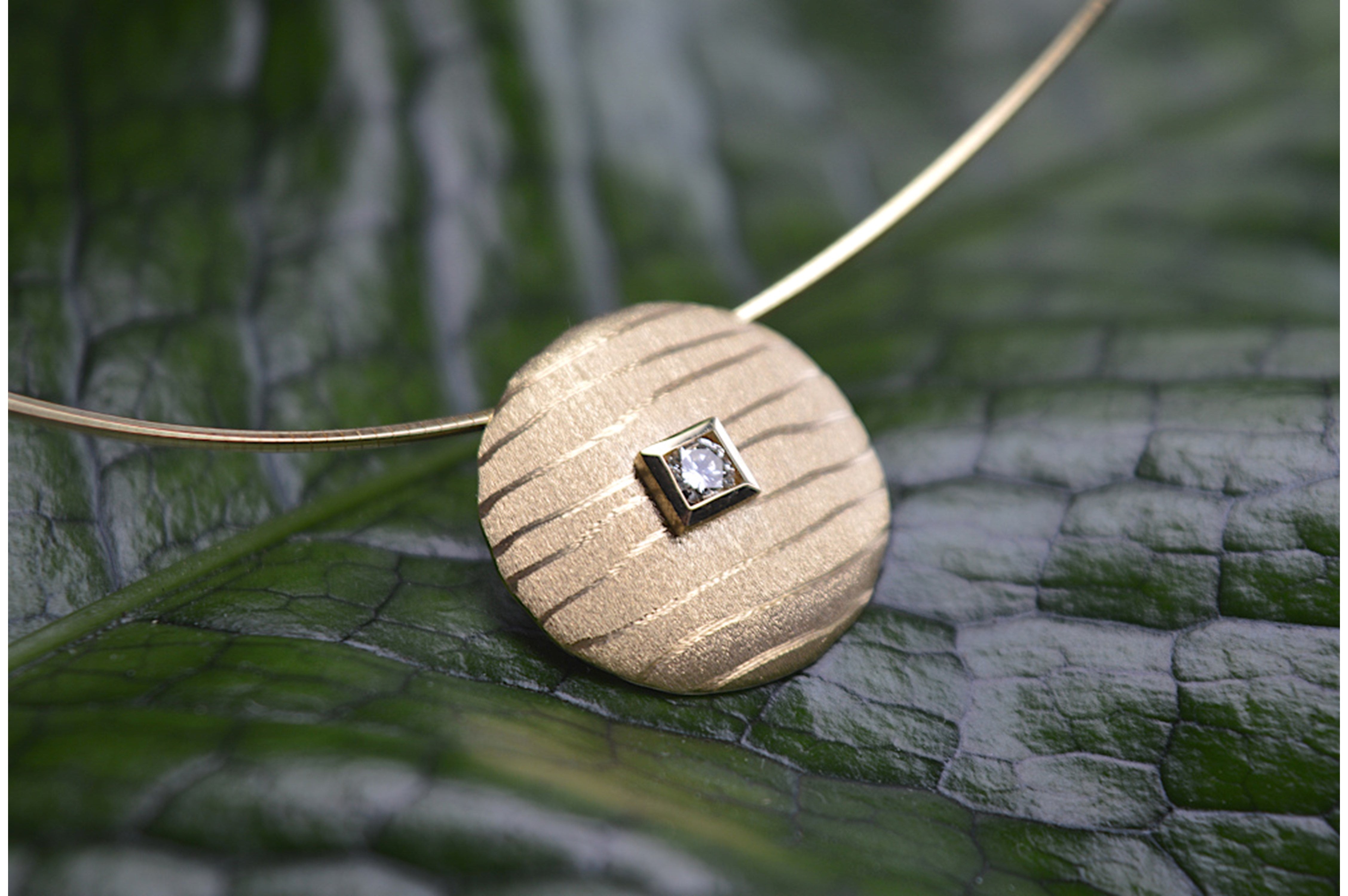 750/- pendant satin/brushed, dia.0,06ct W-SI