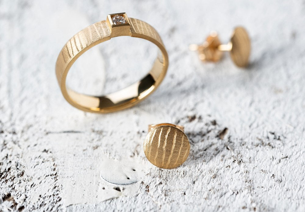 750/- earstud satin/brushed