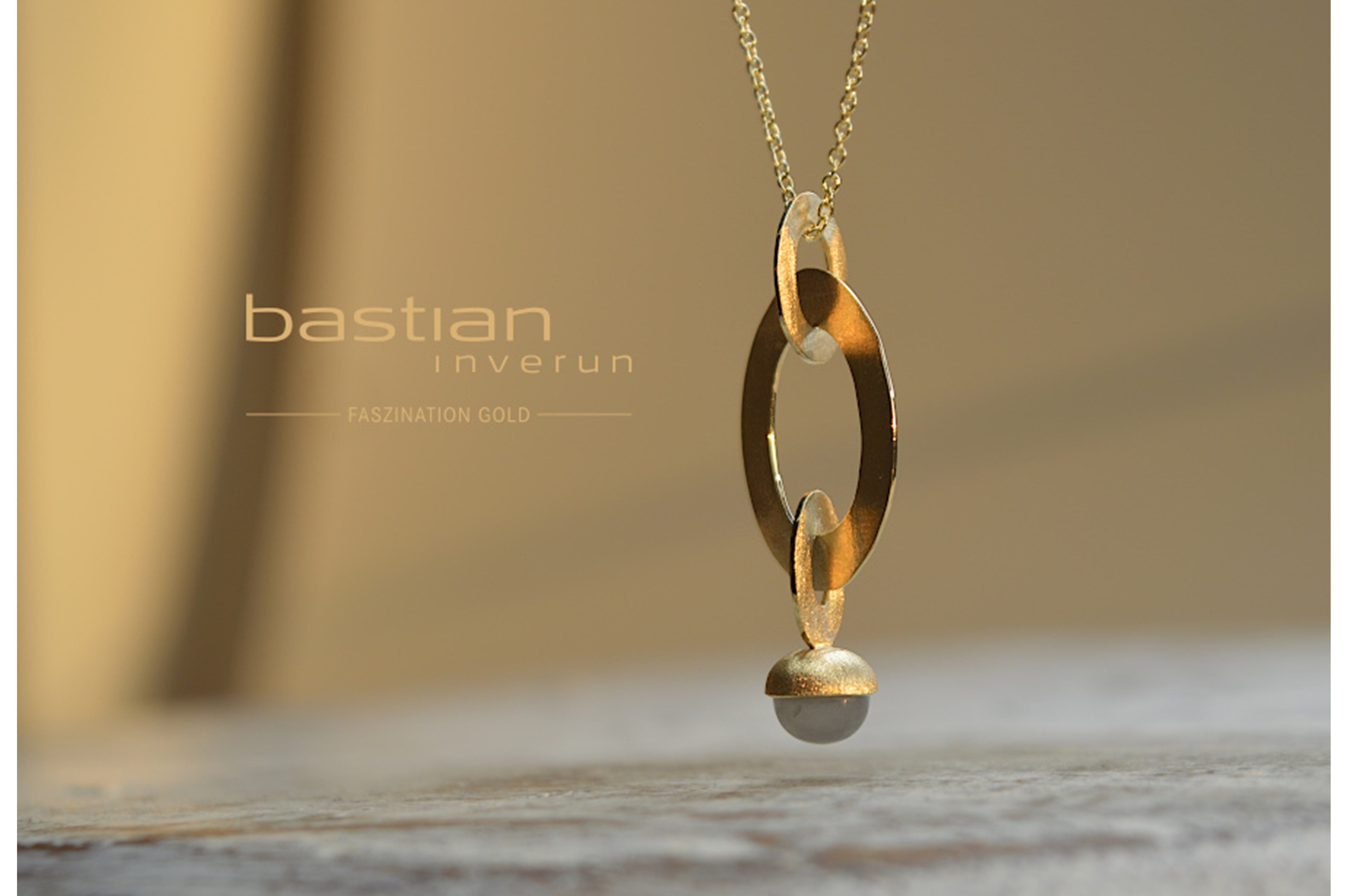 750/- pendant satin, grey moonstone 1,40ct