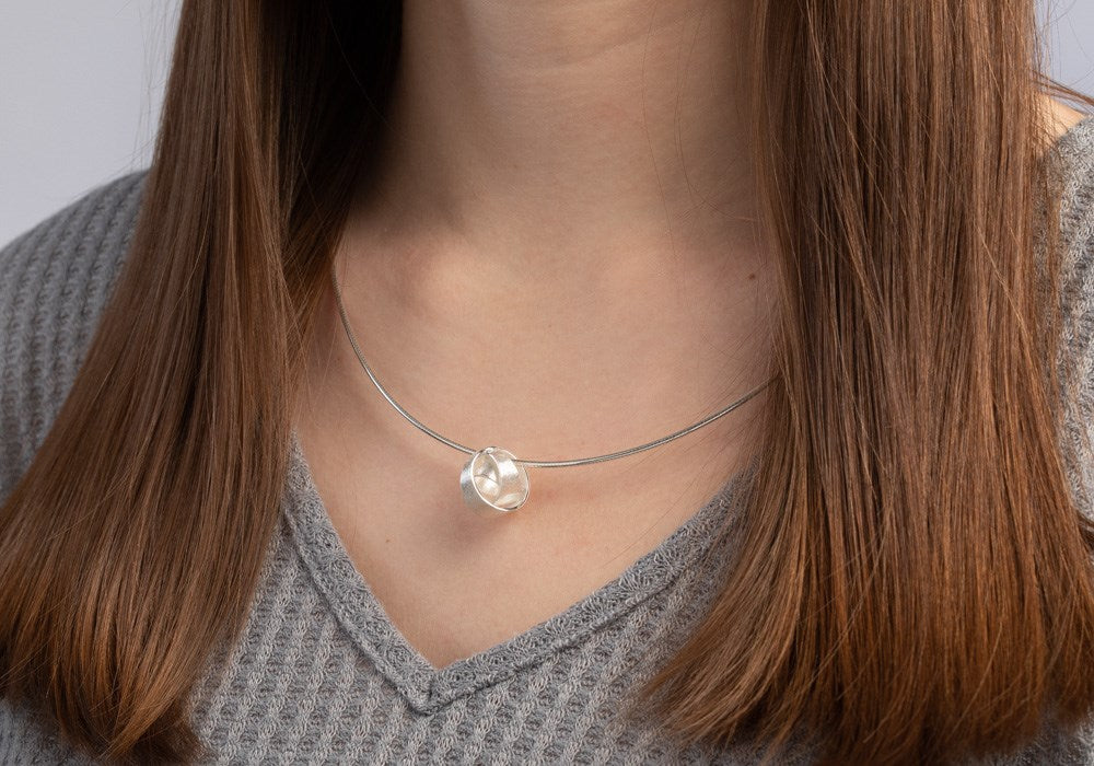 925,- Vedhæng børstet