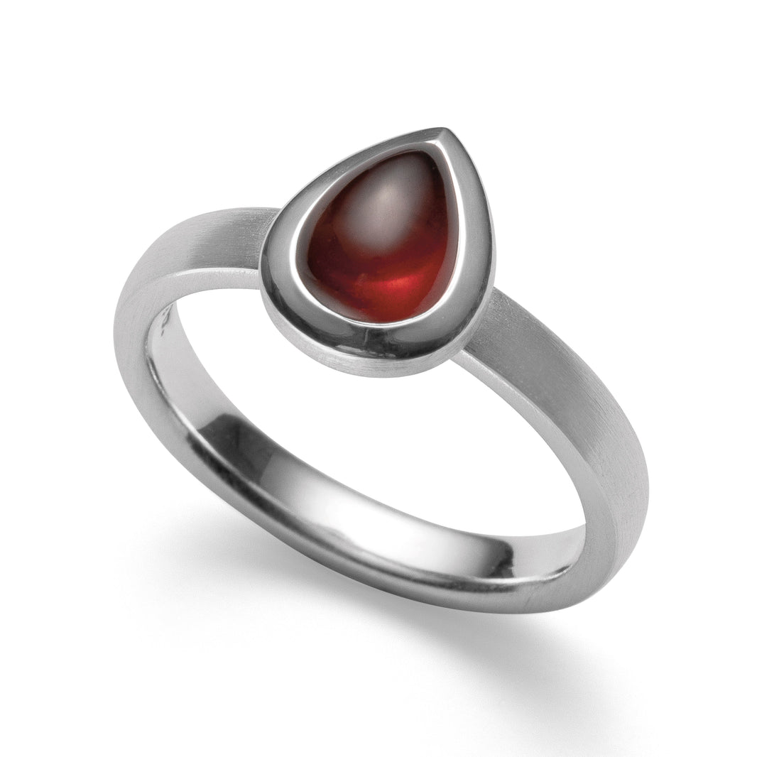 925/- Ring matt/glänzend, Granat hell 1,75 ct