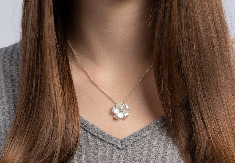 925/- Vedhæng mat, brillant 0,03ct W-SI