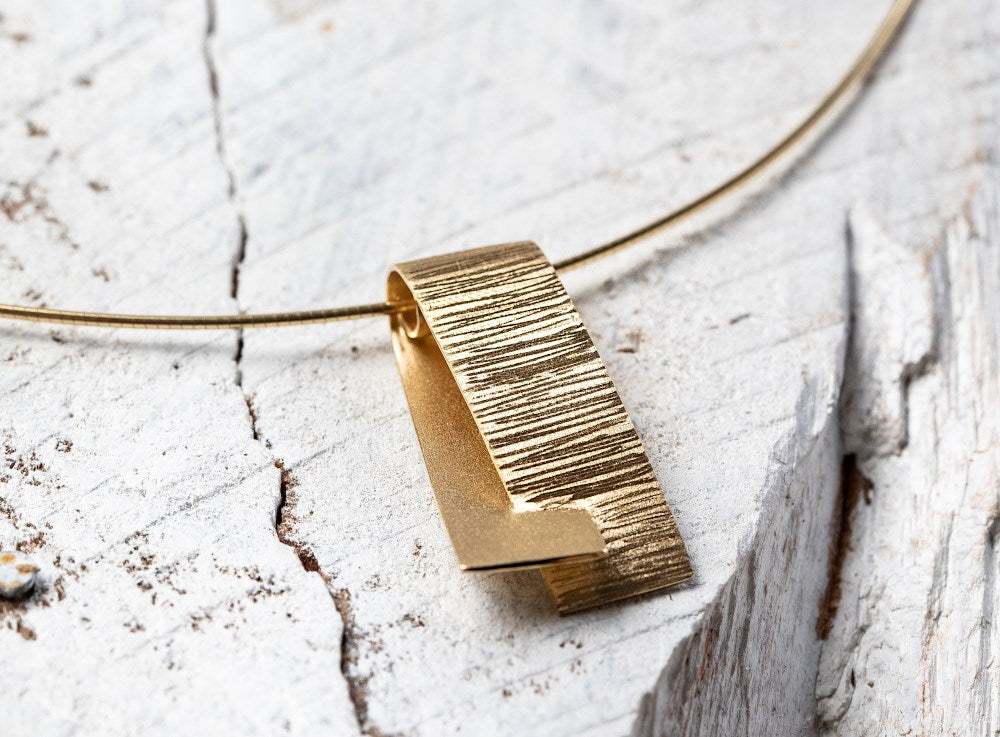 750/- Vedhæng mat/børstet