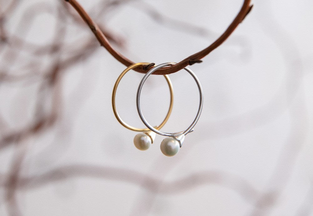 925/- earrings, rho. satin, pearls 2,30ct