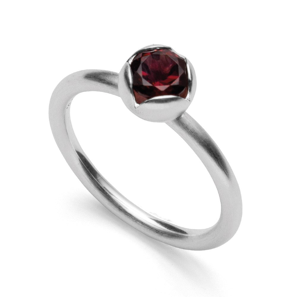 925/- Ring mattiert, Granat 0,83ct - 52 / Nicht rhodiniert