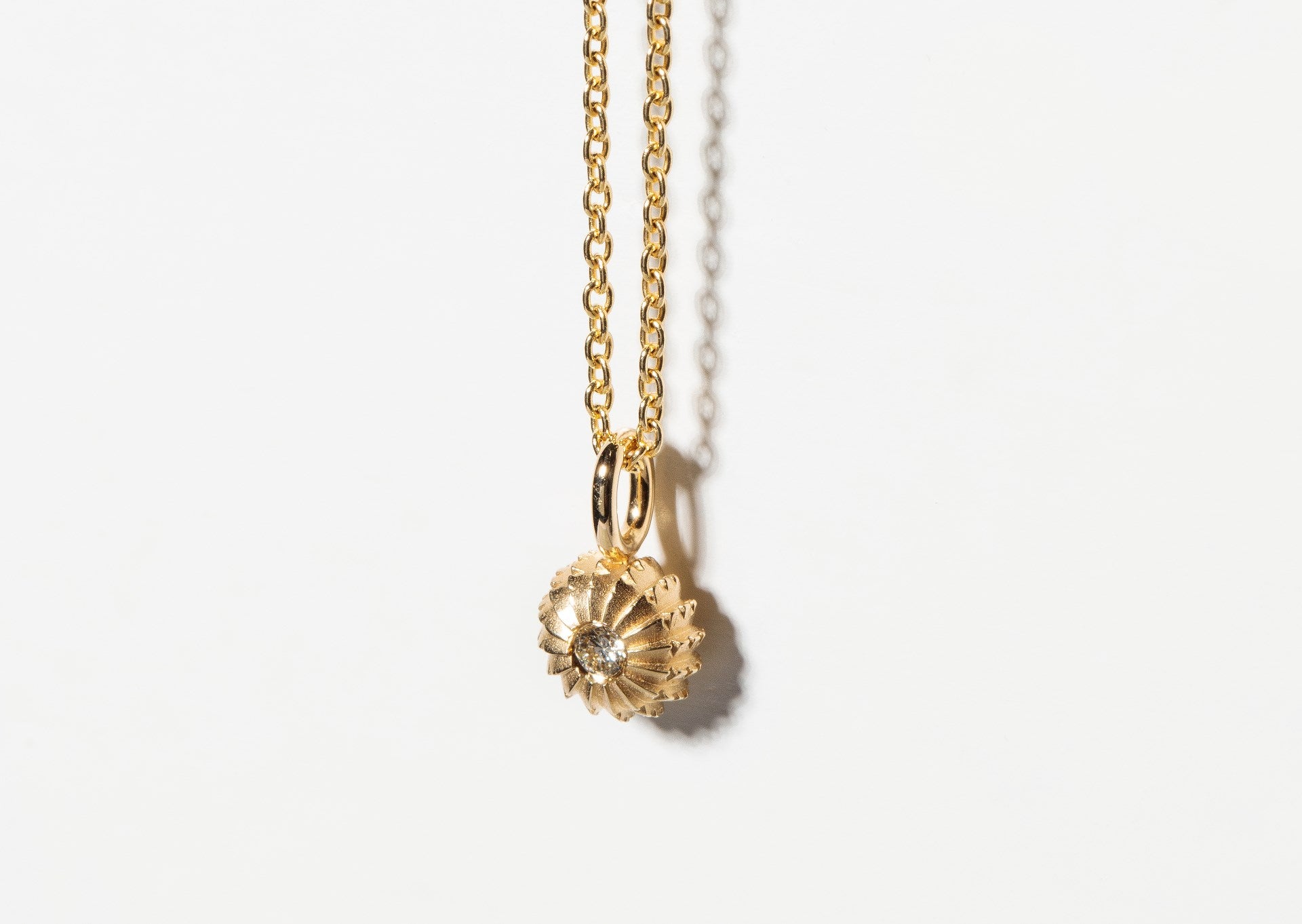 750/- Vedhænger mat/blank, brillant 0,04ct W-SI