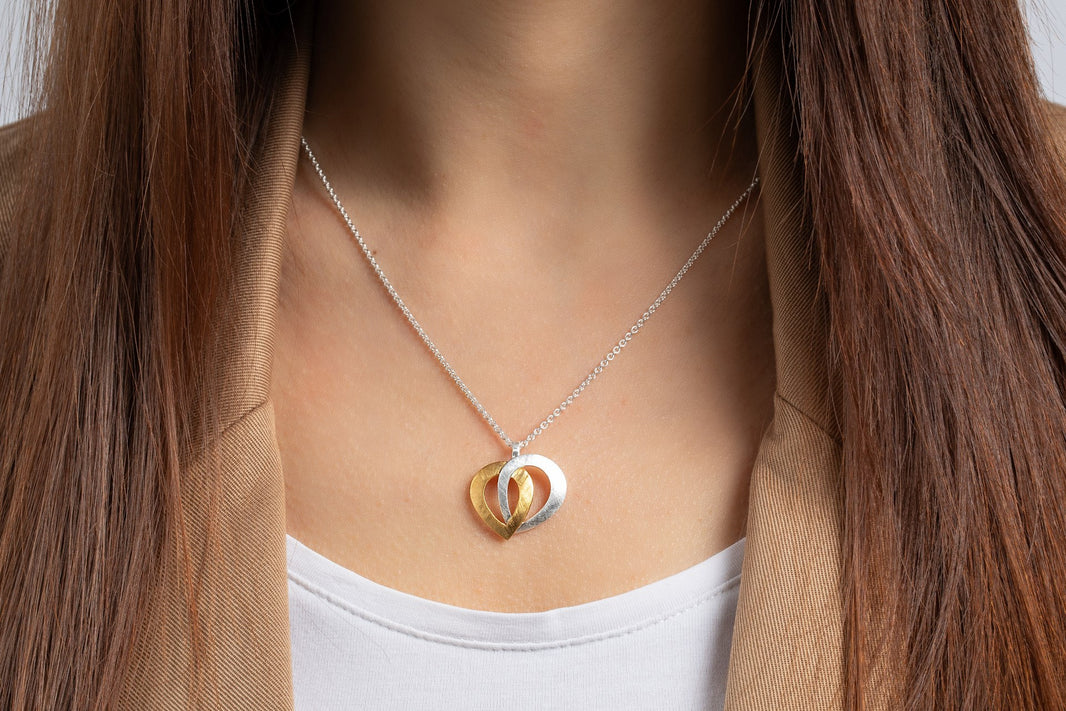 925/- Pendant, partially fg brushed