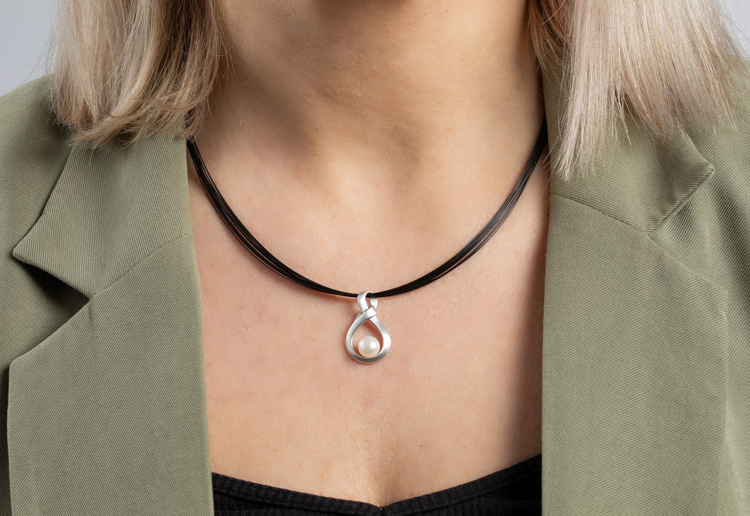 925/- pendant, rho. satin, pearl 1,76ct