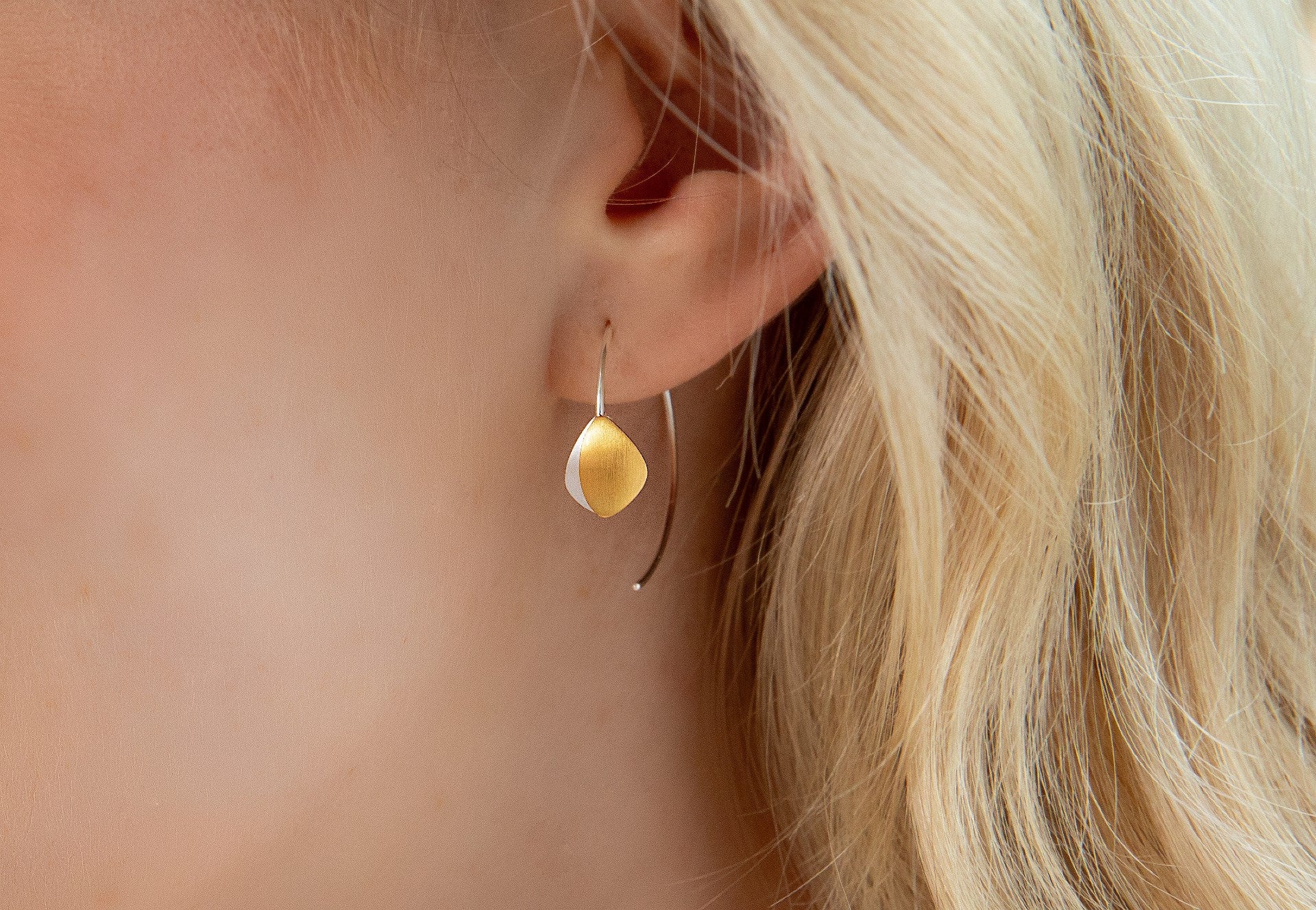 925/- ear hanger, partly matte fg