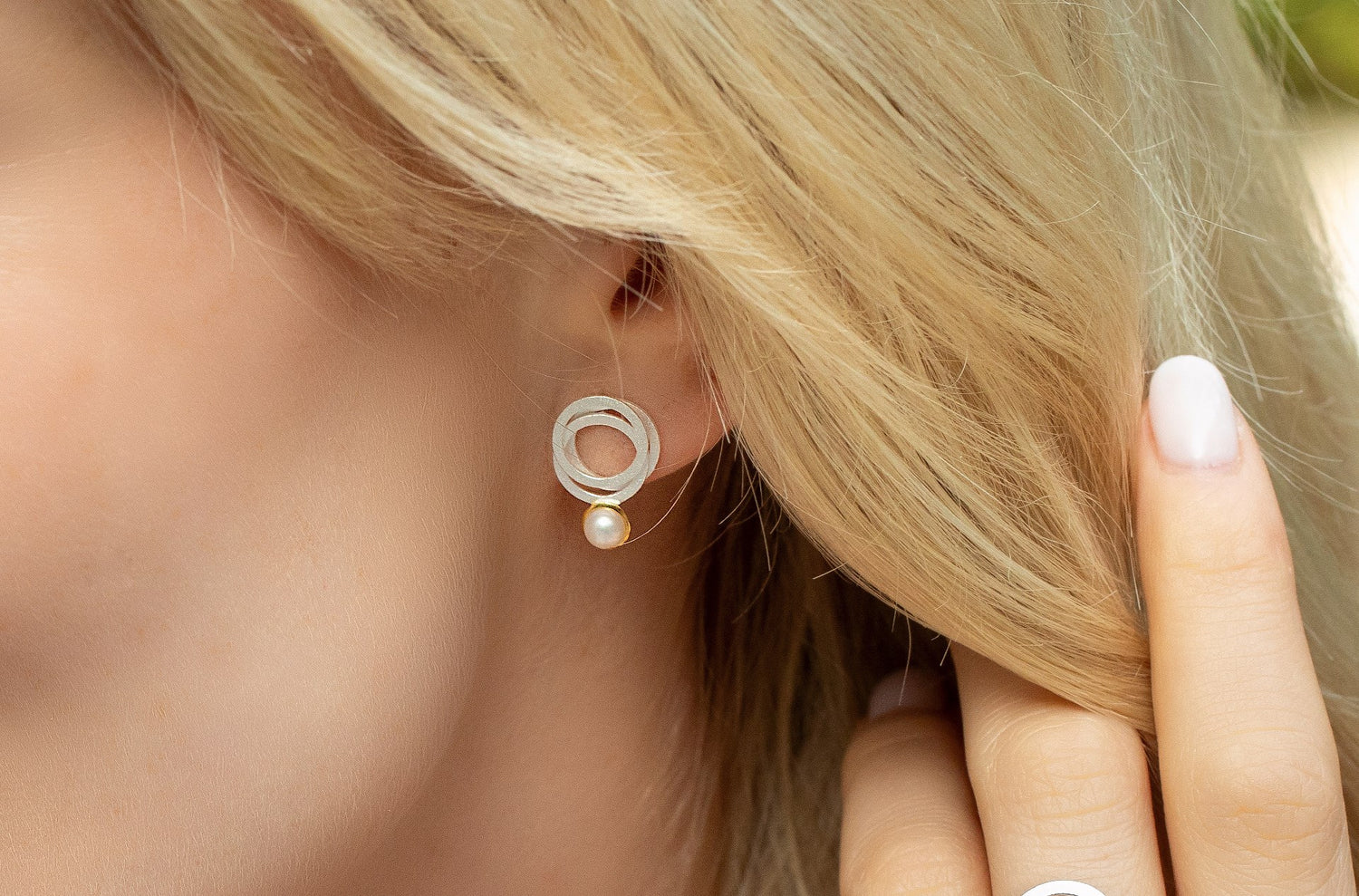 925/- Ohrstecker, teils fg matt/glänzend, Zuchtperle - Nicht rhodiniert